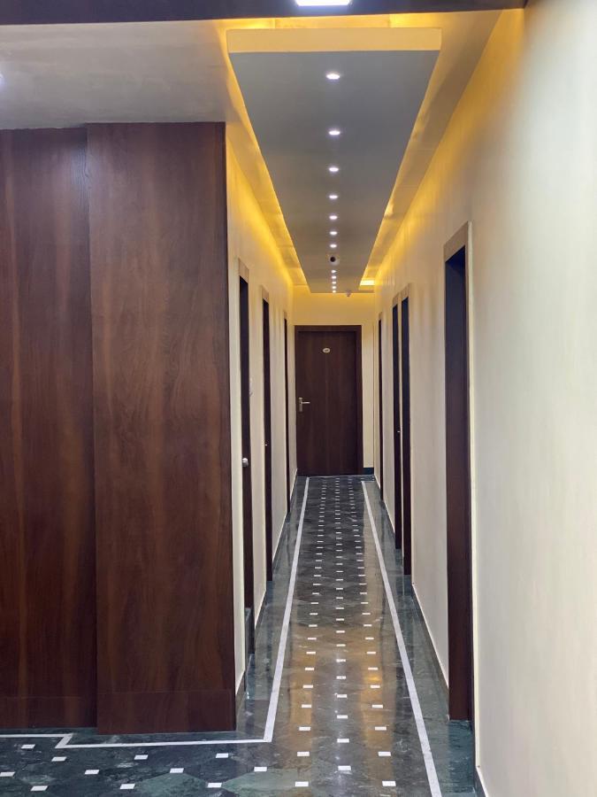 Shivam Hotels Калькутта Экстерьер фото