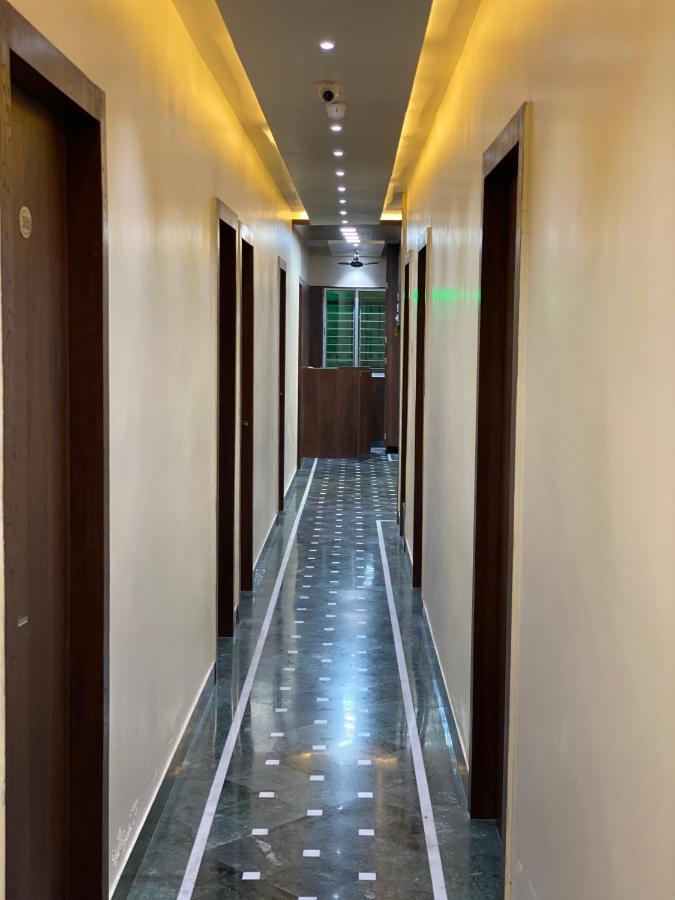 Shivam Hotels Калькутта Экстерьер фото